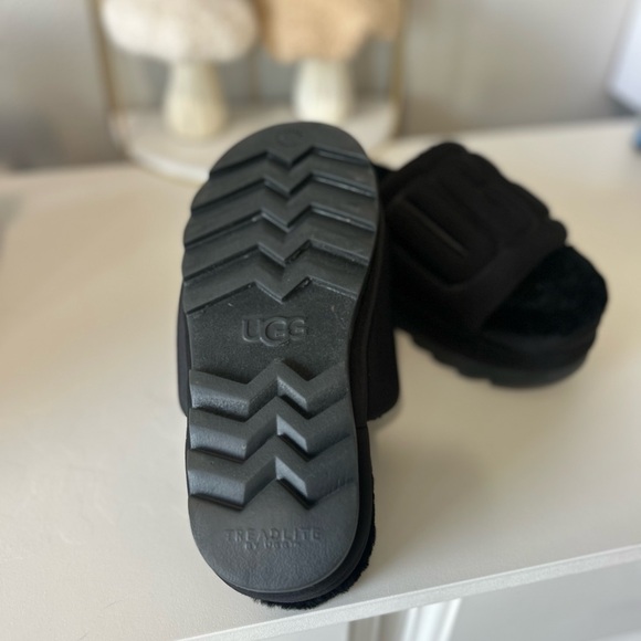 UGG Maxi Graphic Slide - Picture 2 of 5